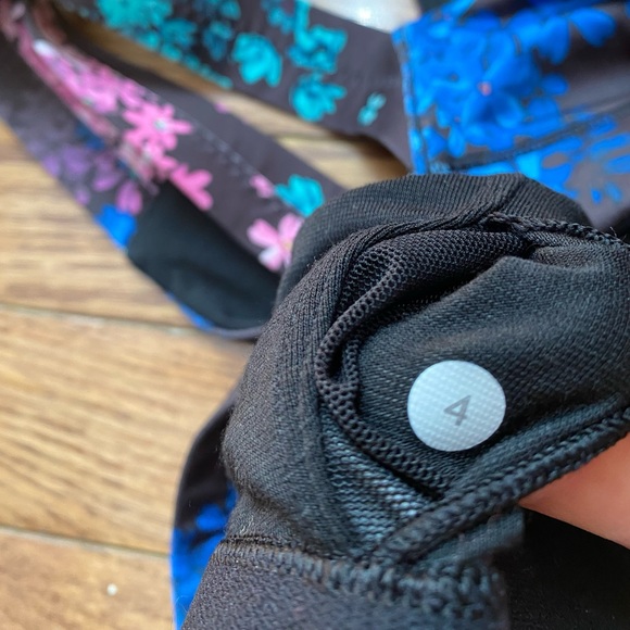 Lululemon In a Flash Bra in Petal Pop - Picture 5 of 5